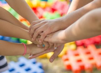 Американцы впервые узаконили групповой брак: готовы ли россияне к полиамории