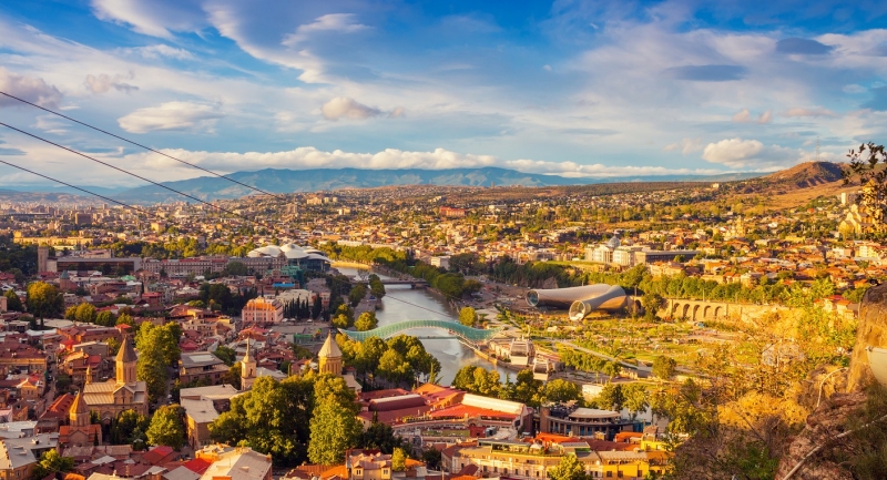 Грузия будет требовать сертификат о вакцинации при въезде. Но не у всех