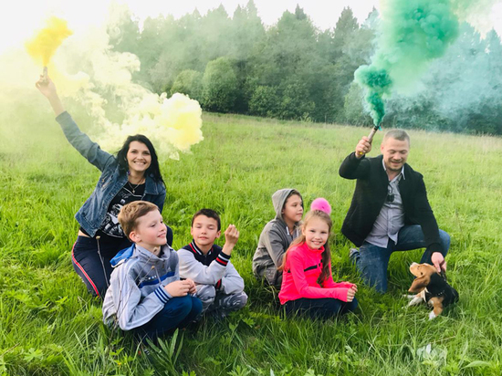 Мама четверняшек рассказала, как справляется с детьми