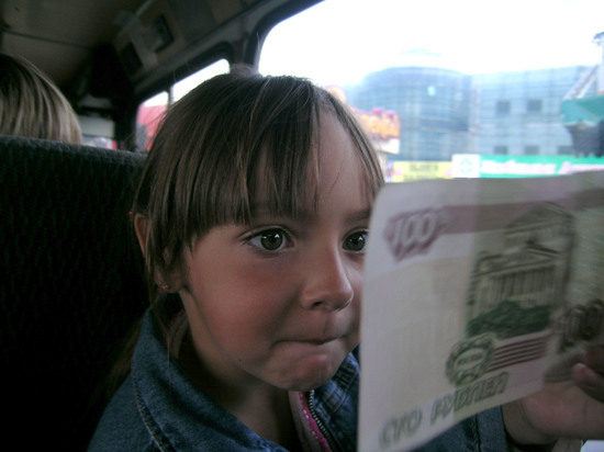 Матери-одиночки не получат на детей вторые 10 тысяч по вине бывших мужей