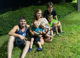 Многодетные семьи сравнили воспитание сыновей и дочерей