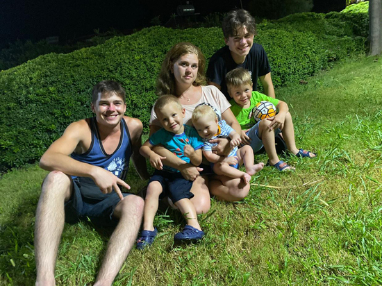 Многодетные семьи сравнили воспитание сыновей и дочерей