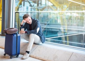 Мужчина отказался надеть маску и задержал отправку самолета на час