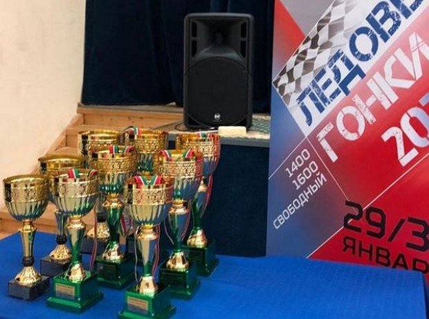 Неудачный день сына Салавата и именины Тимура Тимерзянова: как прошли ледовые гонки в Татарстане