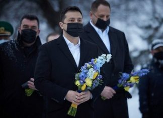 Переписывание истории: На Украине хотят отказаться от возложения цветов к могиле Неизвестного солдата