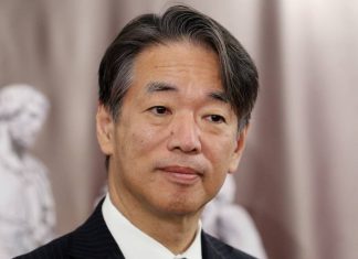 Посол Японии сообщил о продолжении сотрудничества с Россией на основе экономического плана Абэ