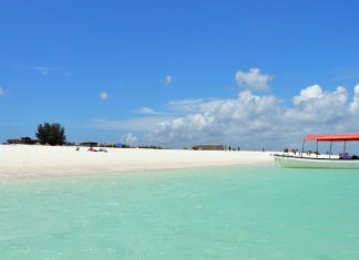 Турист отдохнул в дорогом и дешевом отелях на Занзибаре и сравнил впечатления