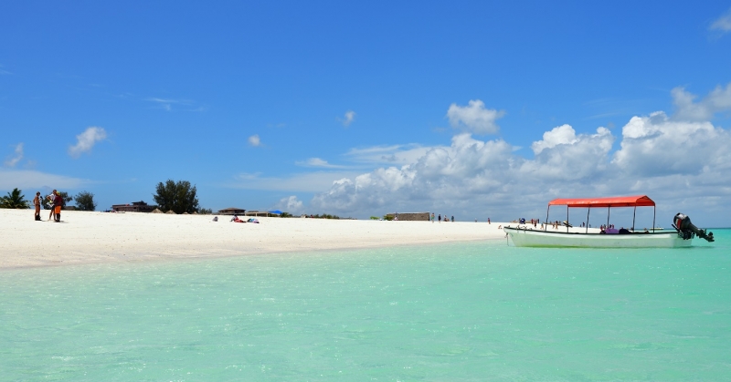 Турист отдохнул в дорогом и дешевом отелях на Занзибаре и сравнил впечатления