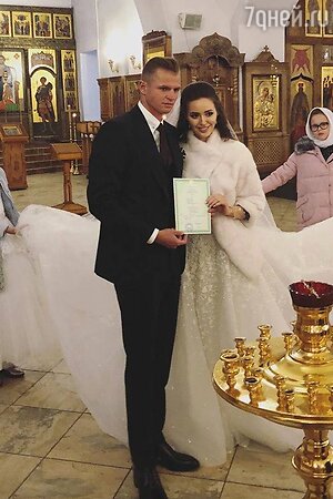 «Ты моя мания» Тарасов и Костенко отметили годовщину свадьбы