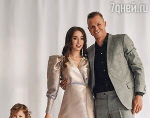 «Ты моя мания» Тарасов и Костенко отметили годовщину свадьбы