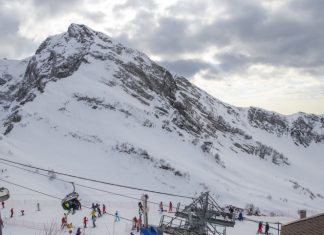 В горах Сочи полуголая пара станцевала зажигательный танец (видео)