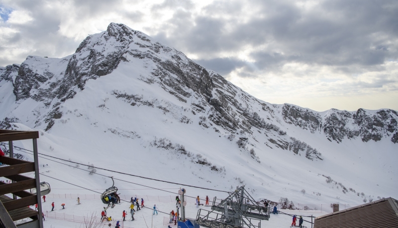 В горах Сочи полуголая пара станцевала зажигательный танец (видео)