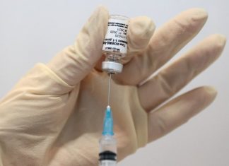 В Росздравнадзоре разъяснили вопрос об оплате прививки от COVID-19