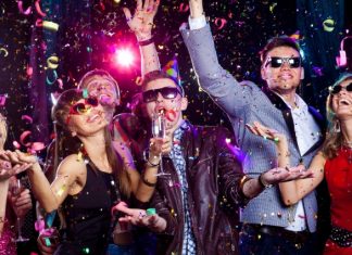 В Таиланде арестовали более ста человек, участвовавших в незаконной вечеринке