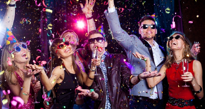 В Таиланде арестовали более ста человек, участвовавших в незаконной вечеринке