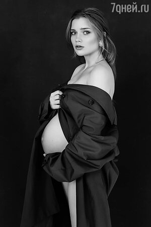 Звезда сериала &laquo;СашаТаня&raquo; Лана Ланина напугала таксиста стремительными родами