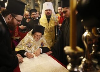 Бесконечные скандалы в ПЦУ вышли за пределы Украины