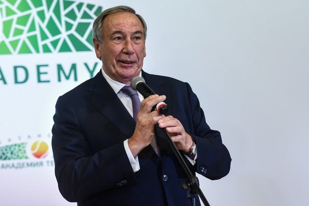 Даниил Медведев льет бальзам на раны от биатлона