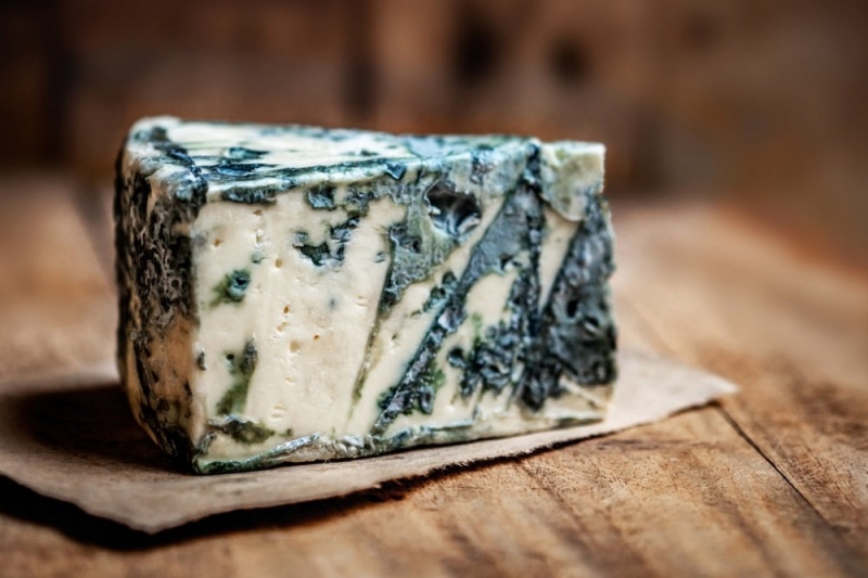 Диетолог рассказала, кому противопоказано употребление сыра