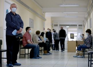 Эпидемиологи настаивают на необходимости ускорить вакцинацию