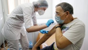 Главный терапевт России рассказала о побочных эффектах после вакцинации