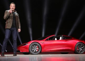 «Хочу, чтобы она летала»: Илон Маск рассказал о новой Tesla