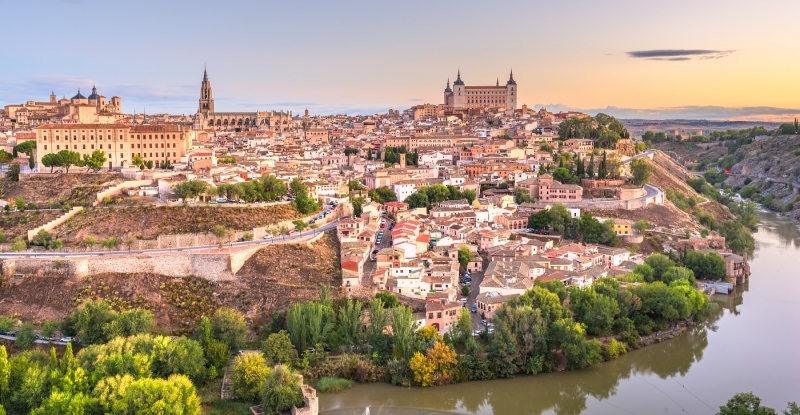 Испания рассчитывает открыться для международного туризма летом