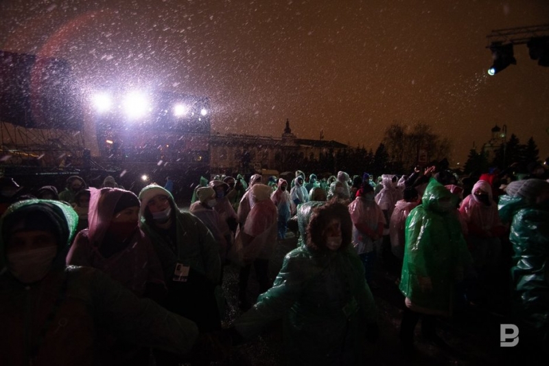 К Специальной Олимпиаде &mdash; 2022 в Казани: мокрый снег, светомузыкальный Зилант и Крутой за белым роялем