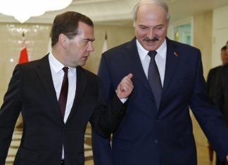 Медведев высказался за введение единой валюты России и Белоруссии