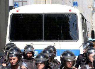 МВД раскритиковало показательный разгон митингов в нижневартовской школе