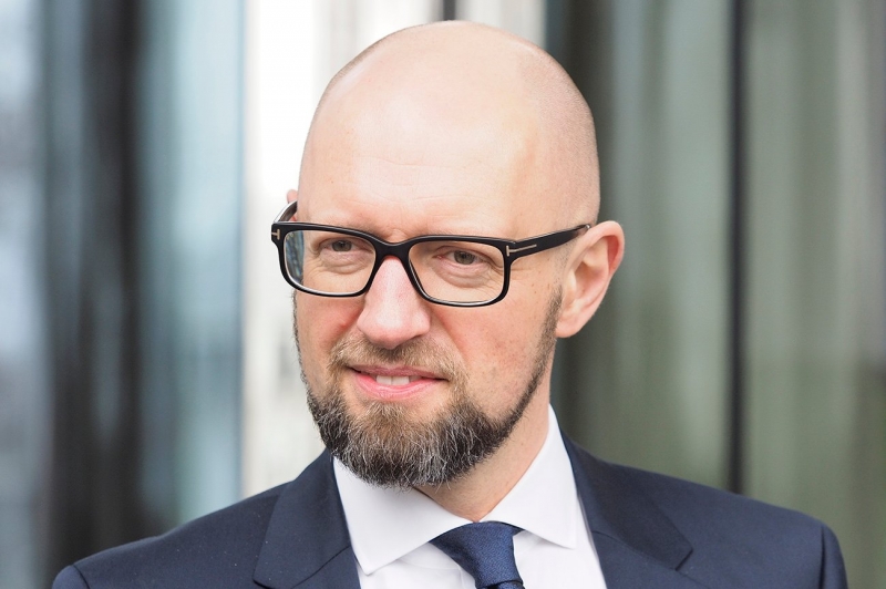 Мы боремся за вашу демократию – Яценюк просит принять Украину в НАТО хотя бы назло Путину