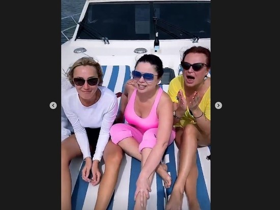 Наталья Королева исхудала до форм подростка