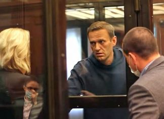 Навальный за решеткой: Россия начала действовать без оглядки на Запад