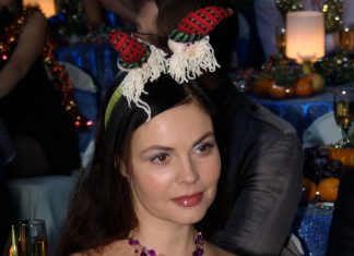 Плавающую в швейцарских термах Екатерину Андрееву сравнили с богиней