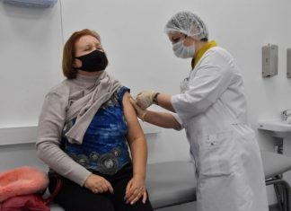 Почти половина украинцев готова отказаться от вакцинации против коронавируса