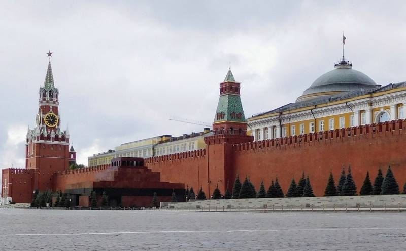 &laquo;Революция сверху&raquo; в России: вероятность сценария и возможные пути реализации