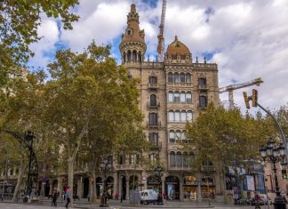 В Барселоне хотят полностью запретить туристам краткосрочную аренду жилья