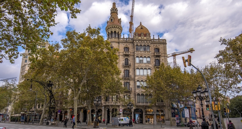 В Барселоне хотят полностью запретить туристам краткосрочную аренду жилья