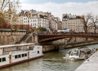 В Париже ужесточают правила предоставления съемного жилья туристам через онлайн-платформы