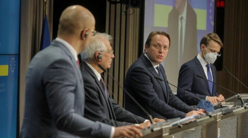 Венгерский еврокомиссар потребовал от Украины закрыть &laquo;Миротворец&raquo;