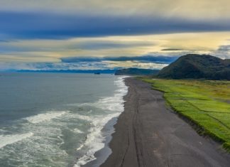 Вид на вулканы, баня у океана и дороговизна: турист рассказал об отдыхе на Камчатке