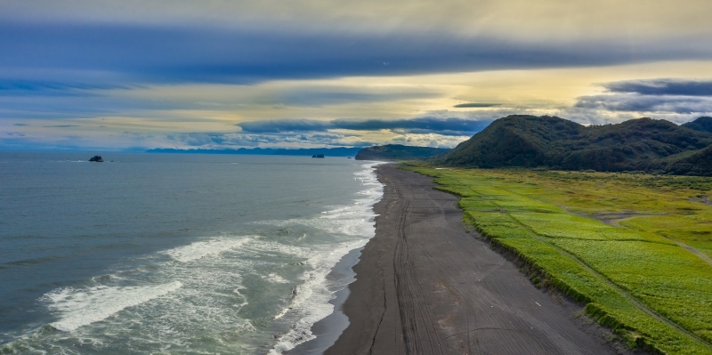 Вид на вулканы, баня у океана и дороговизна: турист рассказал об отдыхе на Камчатке