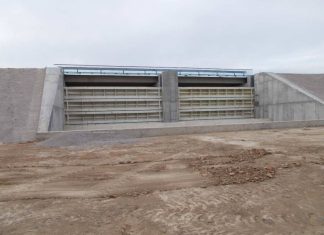 Зеленский разрывает связи с Москвой, строя новую дамбу для Крыма