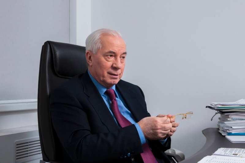 Азаров сравнил пенсии в Киеве и Москве