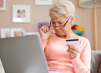 Бери деньги, иначе суд: как мошенники запугивают россиян