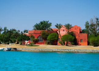 Безопасно, комфортно, но немного грустно: россиянка рассказала об автопутешествии по Египту