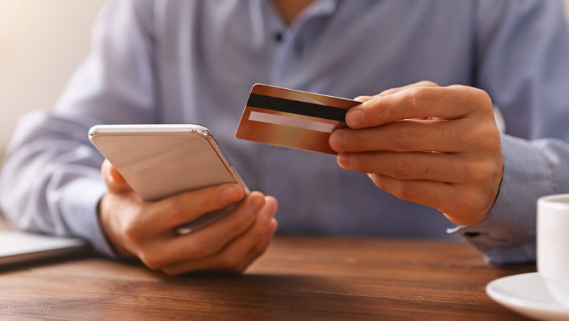 «Безопасность зависит и от пользователя»: стоит ли доверять банковским приложениям