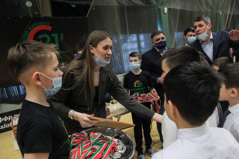 Борьба за &laquo;Золотую клюшку&raquo;: в Казани стартовал турнир по флорболу