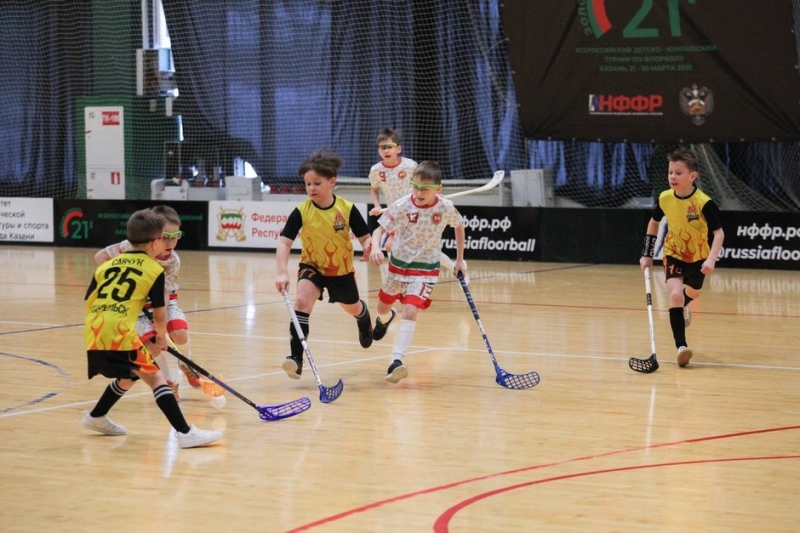 Борьба за &laquo;Золотую клюшку&raquo;: в Казани стартовал турнир по флорболу