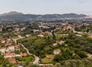 Черногорские курорты Тиват и Бар готовятся принимать туристов из России летом 2021 года